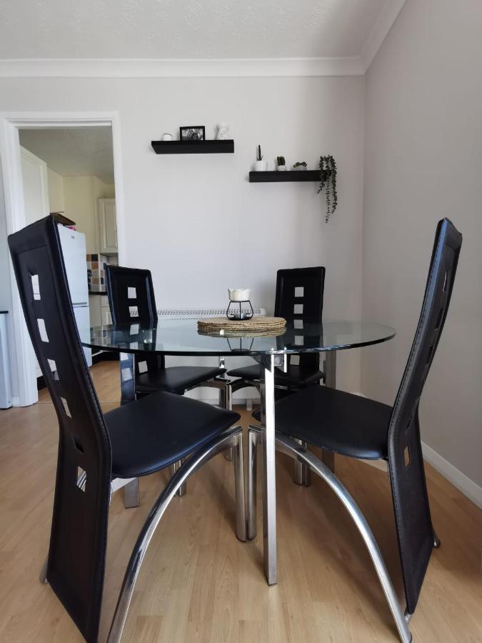 Apartment By The Beach سوانسي المظهر الخارجي الصورة
